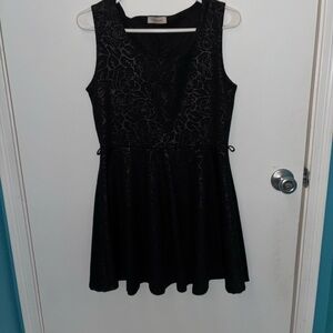 Black Sleeveless Dress